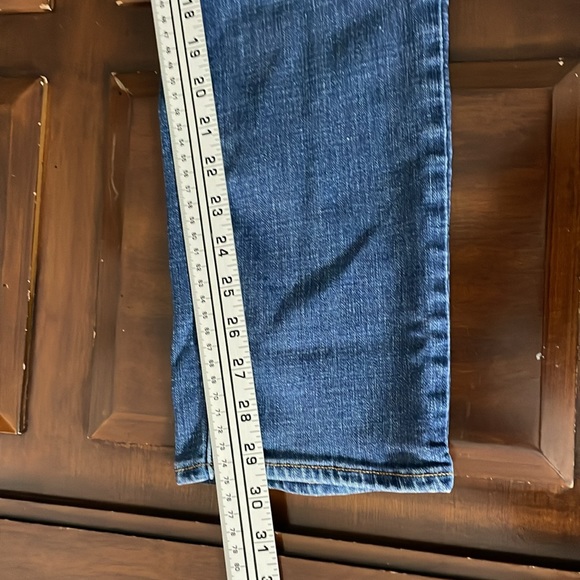 Women’s size 32 midrise skinny Levi’s blue jeans - Picture 2 of 10